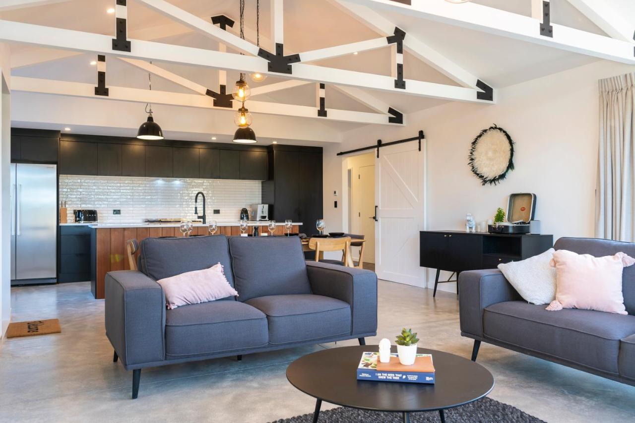 Black Barn Modern: Luxe Martinborough Escape Ngoại thất bức ảnh