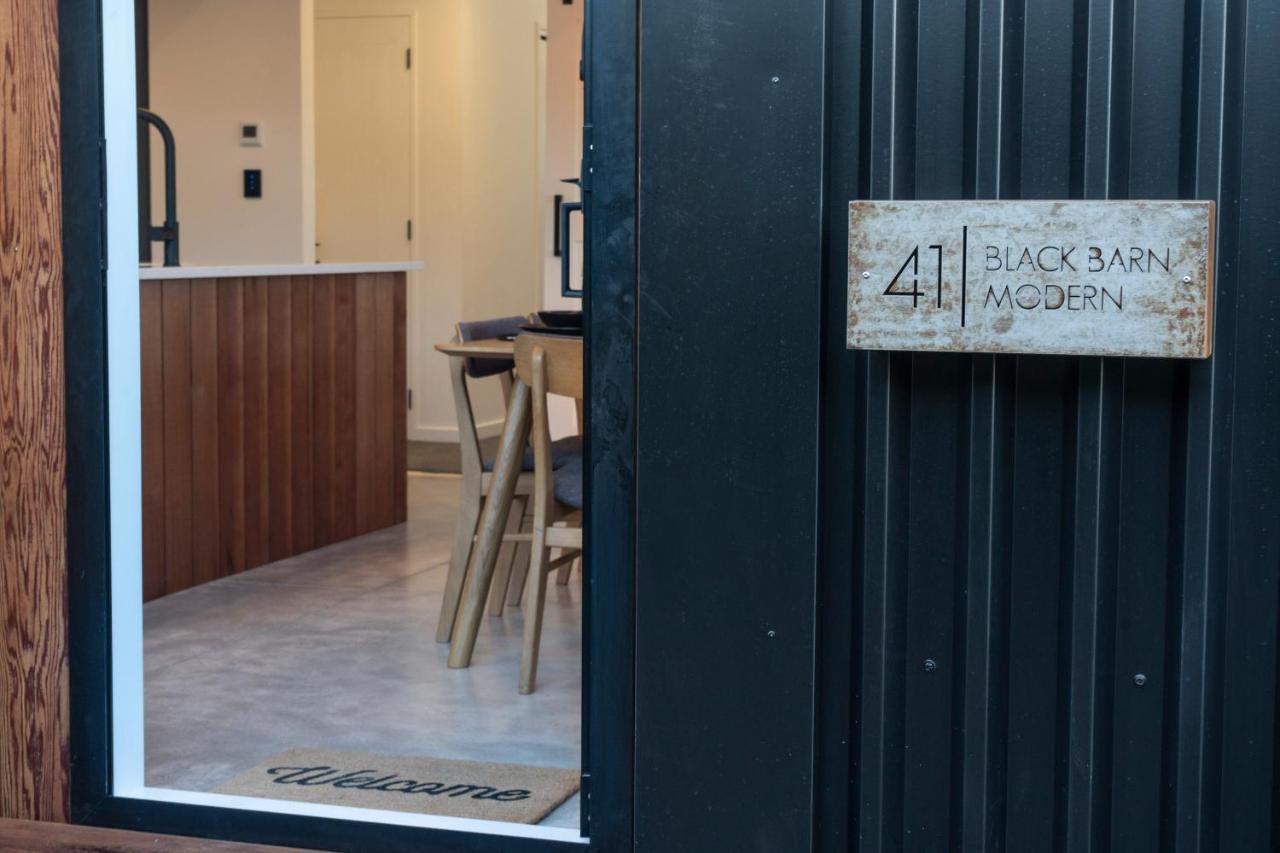 Black Barn Modern: Luxe Martinborough Escape Ngoại thất bức ảnh